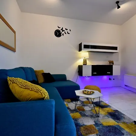 Amazing Luxury 200 M From The * Pola