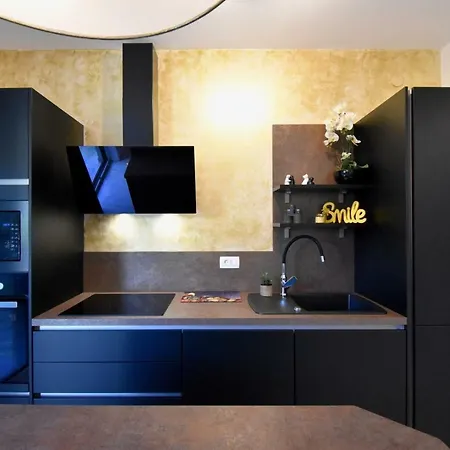 Amazing Luxury 200 M From The Pola