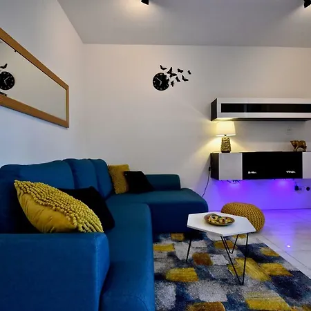 Amazing Luxury 200 M From The Apartman Póla